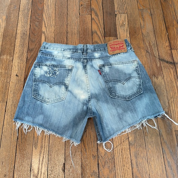 Vintage Levis Distressed Cut Off Jean Shorts - Picture 3 of 4